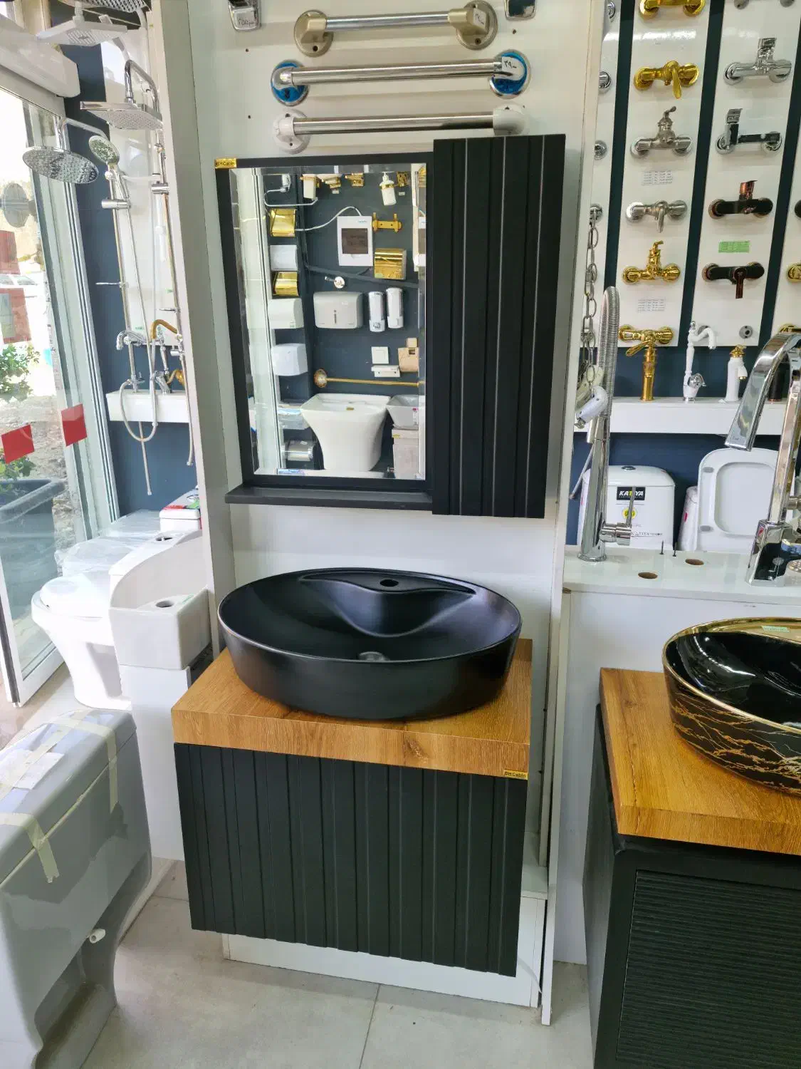 فولست روشویی کابینتی به همراه آینه باکس مدل کبری|لوازم سرویس بهداشتی|پردیس, فاز ۴|دیوار