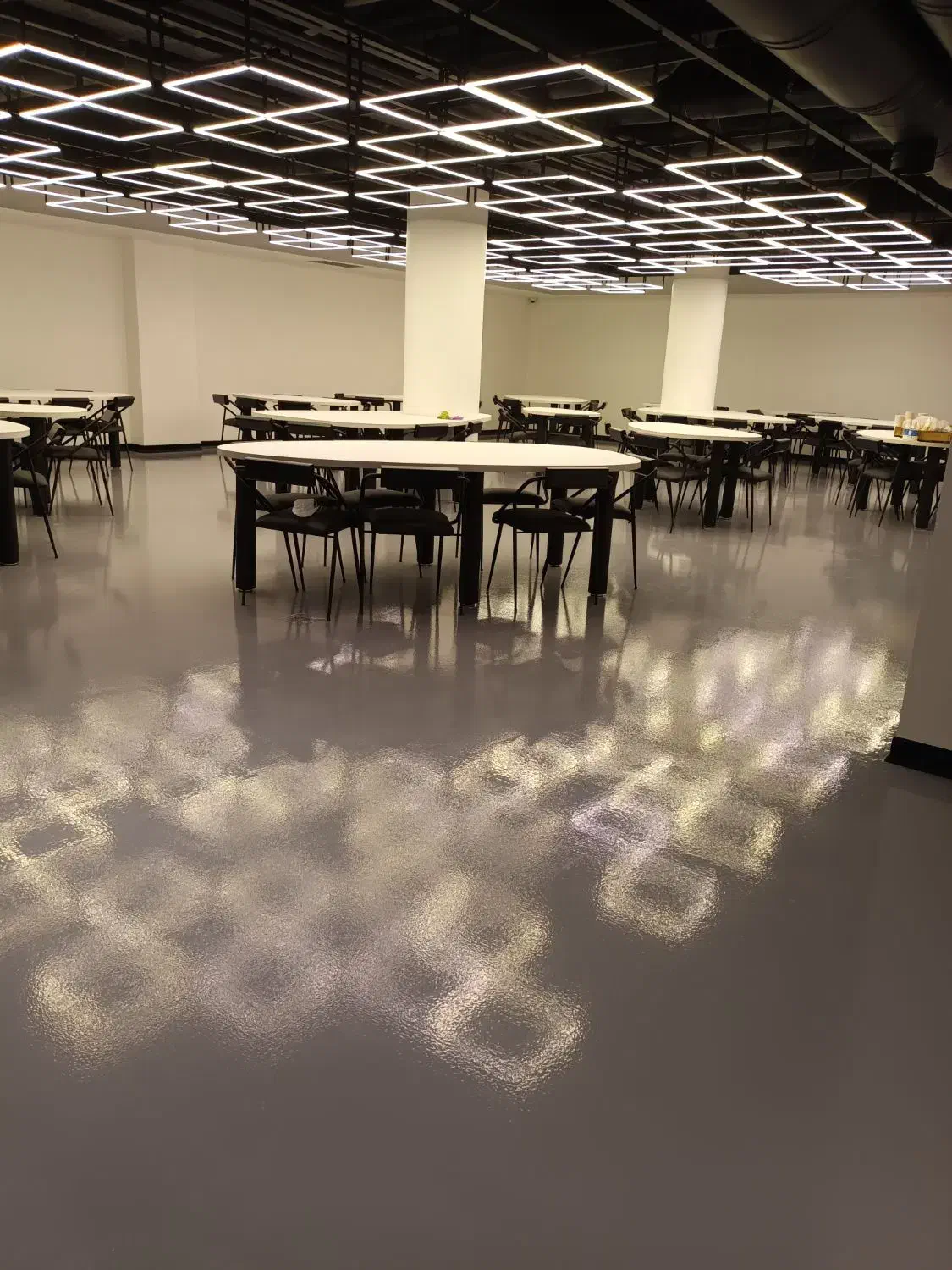 برقکار برقکاری سیم کشی رفع اتصالی تمام نقاط شبانه|خدمات پیشه و مهارت|اصفهان, خرم|دیوار