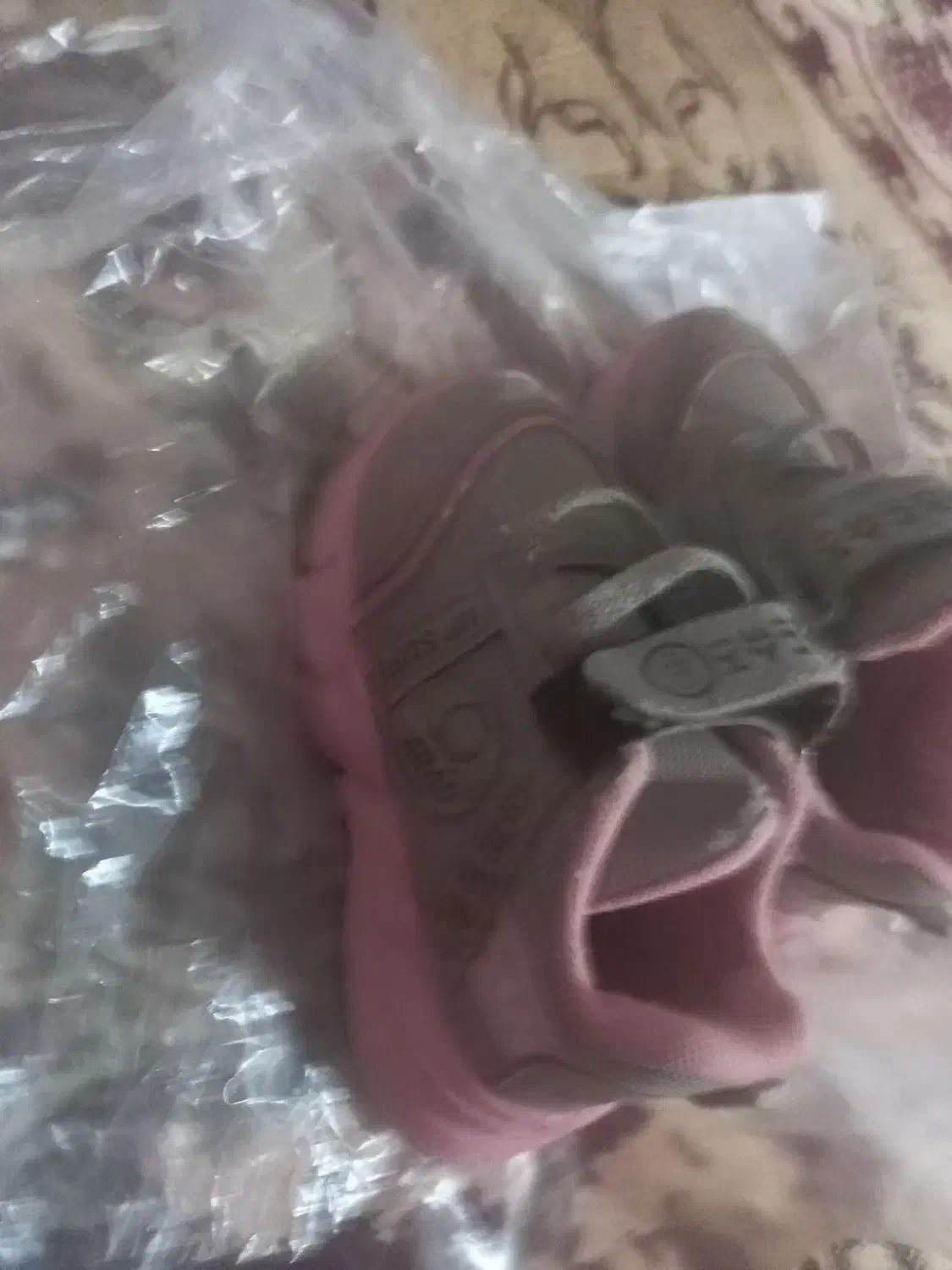 کفش بچه گانه|کفش و لباس بچه|خاش, |دیوار