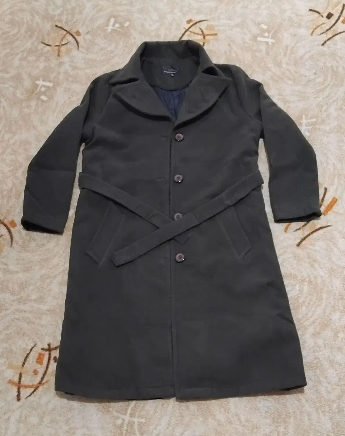 پالتو|لباس|آران و بیدگل, |دیوار