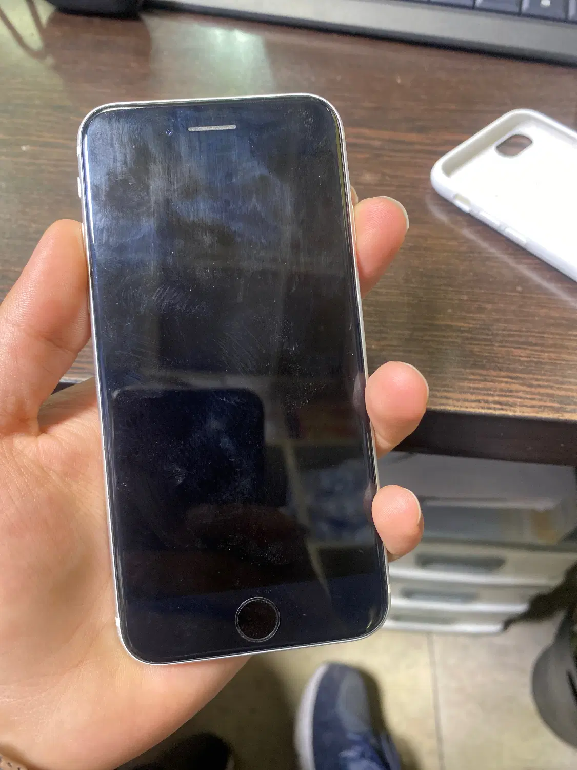 Iphone se 2020 128gb|موبایل|تهران, شیخ هادی|دیوار