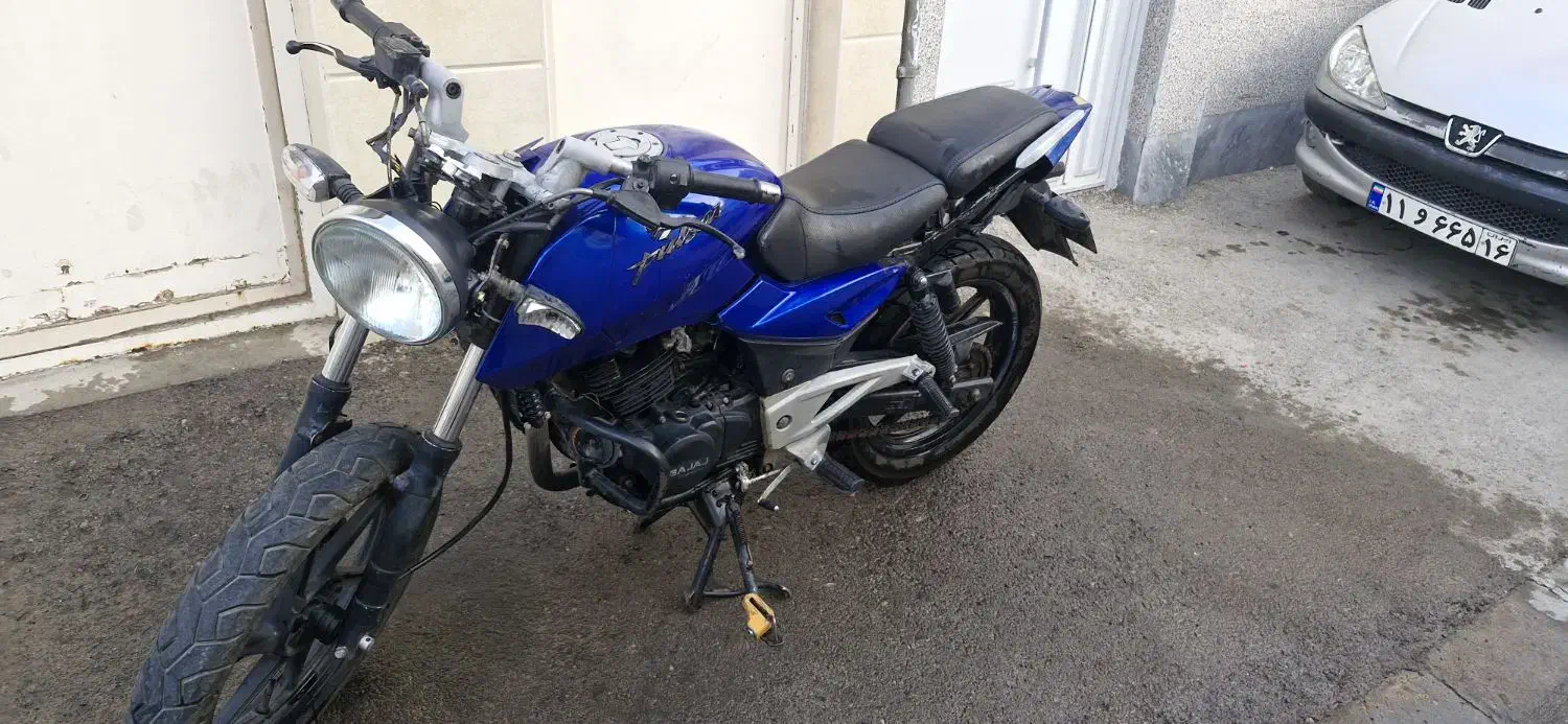 پالس ۲۲۰ جفت دیسک تیوبلس|موتورسیکلت|قم, قلعه یزدیها|دیوار