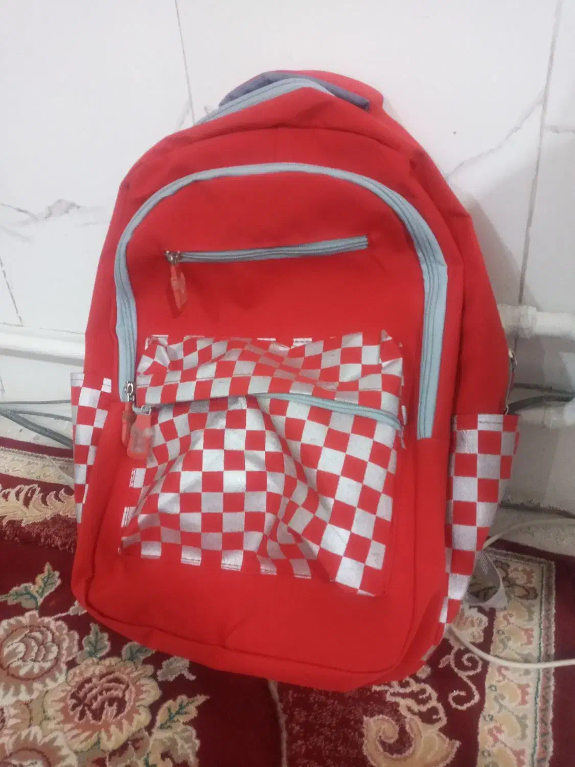 کیف مدرسه|کیف، کفش، کمربند|ساوه, |دیوار