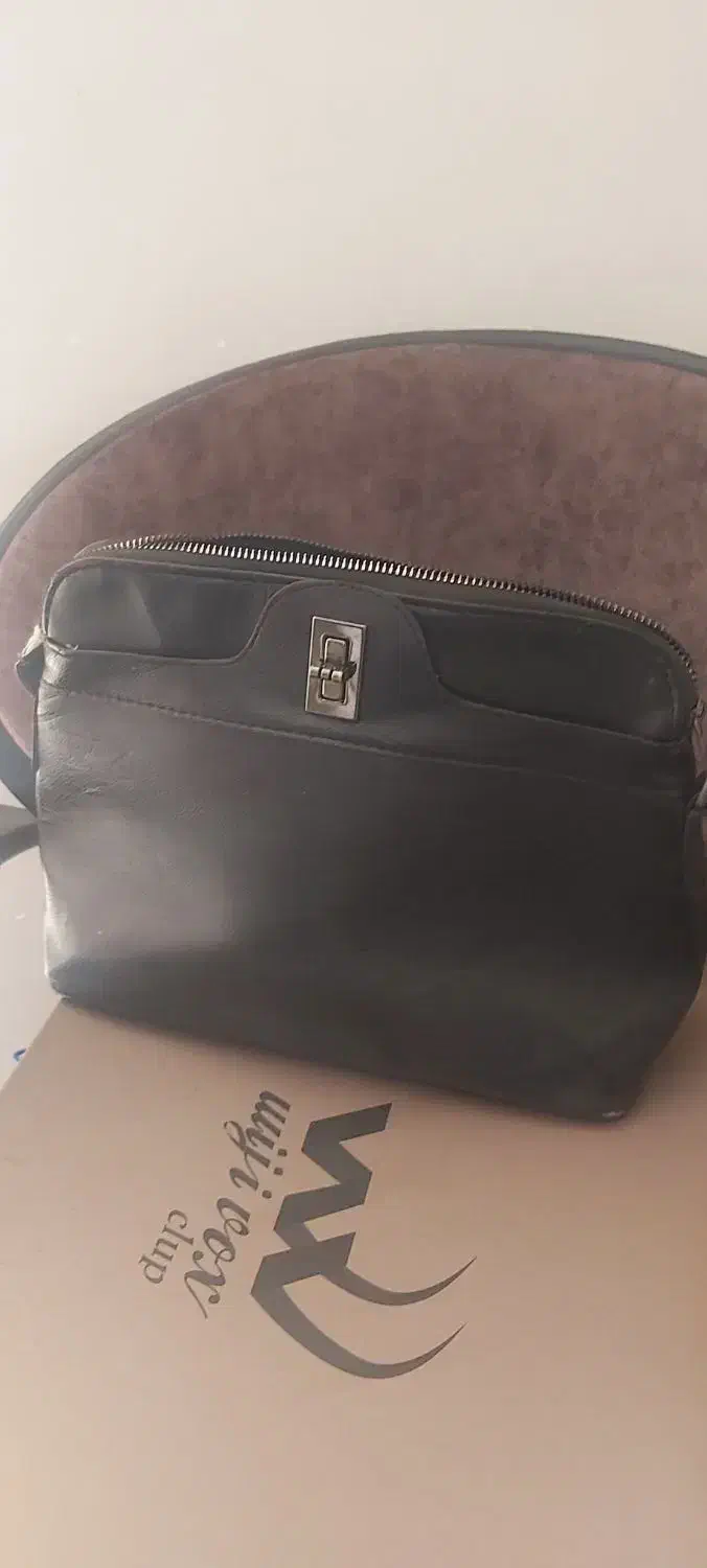 تعدادی کیف|کیف، کفش، کمربند|اردبیل, |دیوار