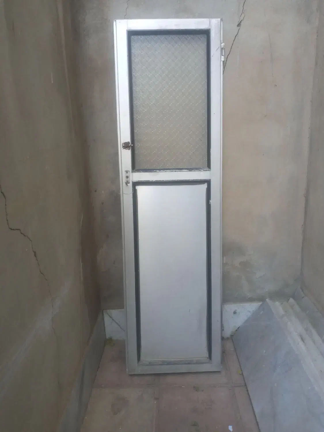 درب آلمینیومی|مصالح و تجهیزات ساختمان|ماهدشت, |دیوار