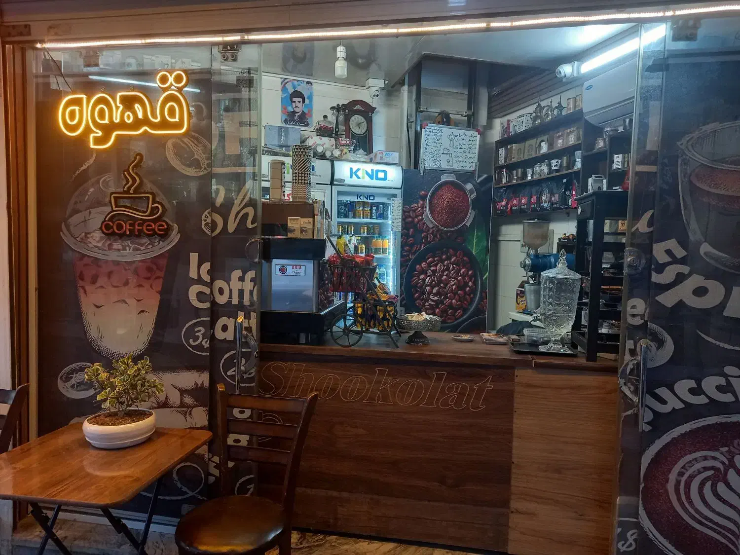 مغازه تجاری کف حدود ۱۵متر و بالا ی مغازه حدود ۲تر|اجارهٔ مغازه و غرفه|اصفهان, دستگرده|دیوار