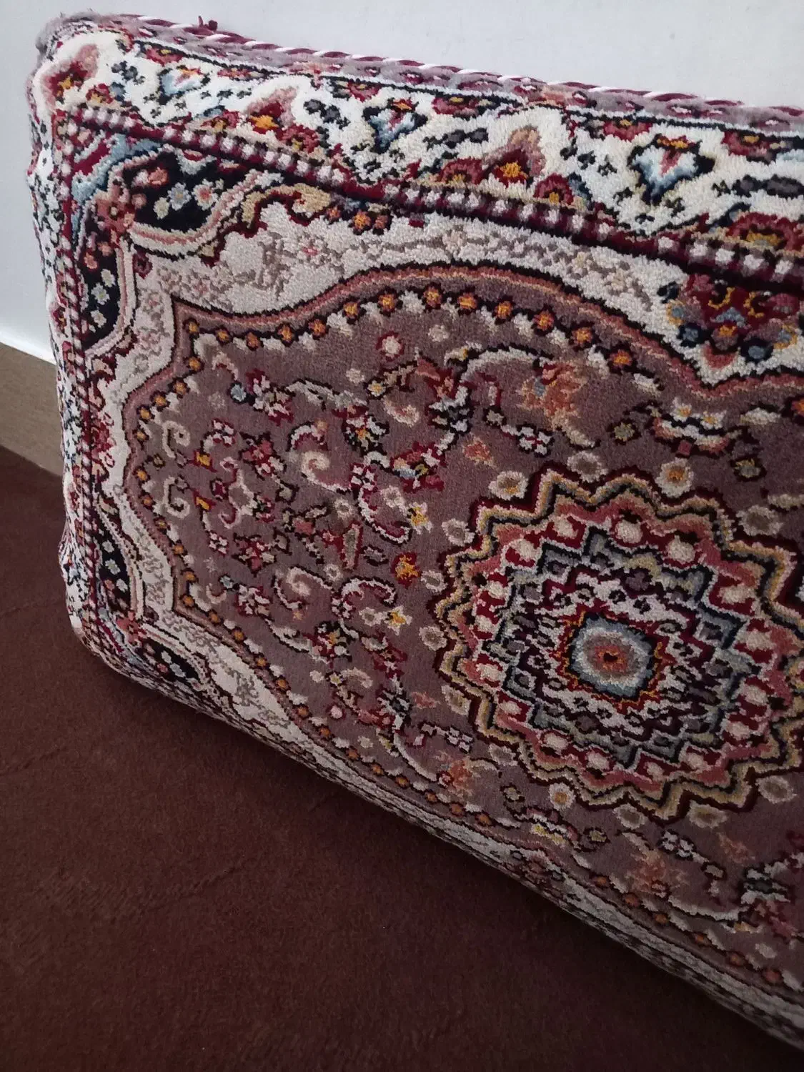 پشتی پنبه ای|پشتی|سنندج, |دیوار