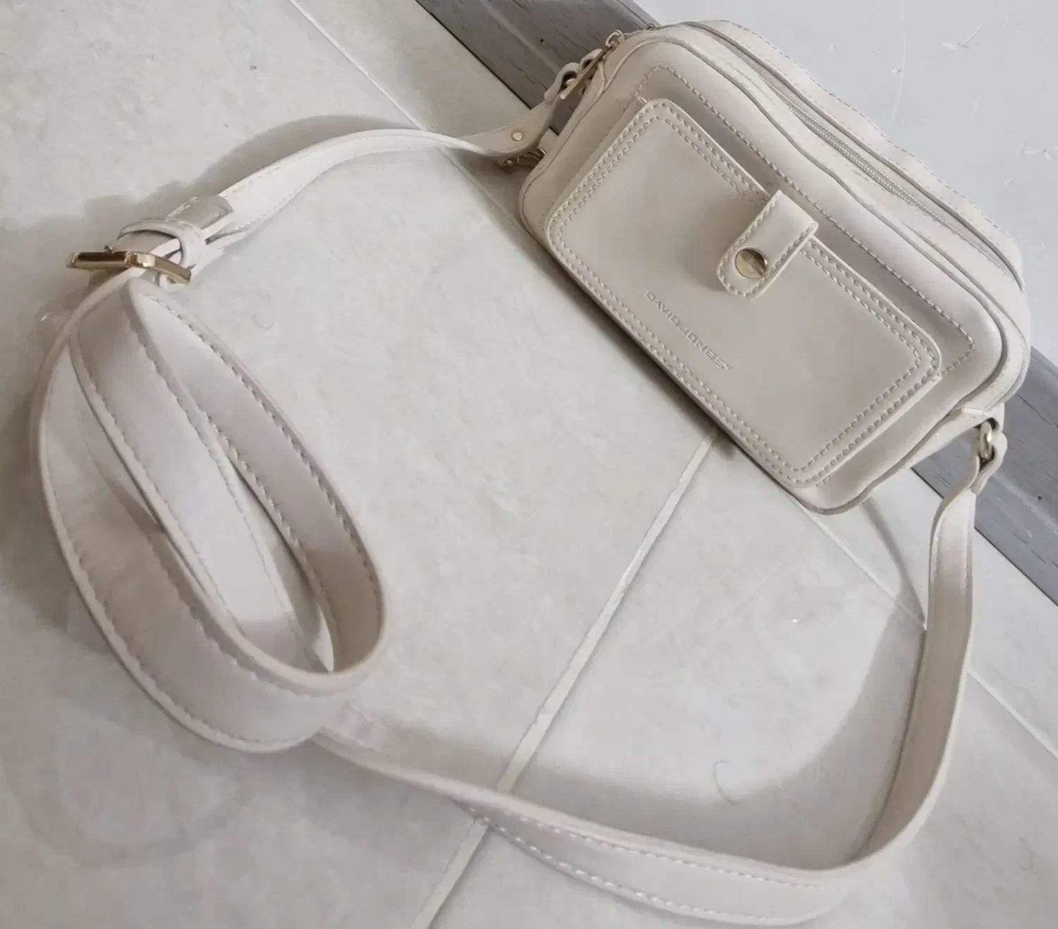 کیف مجلسی رنگ کرمی|کیف، کفش، کمربند|قم, مصلاء|دیوار