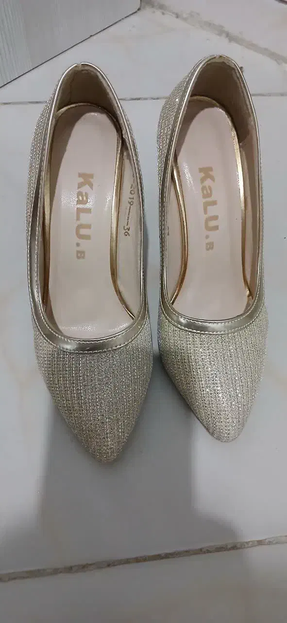 کفش مجلسی پاشنه بلند|کیف، کفش، کمربند|تهران, صاحب الزمان|دیوار