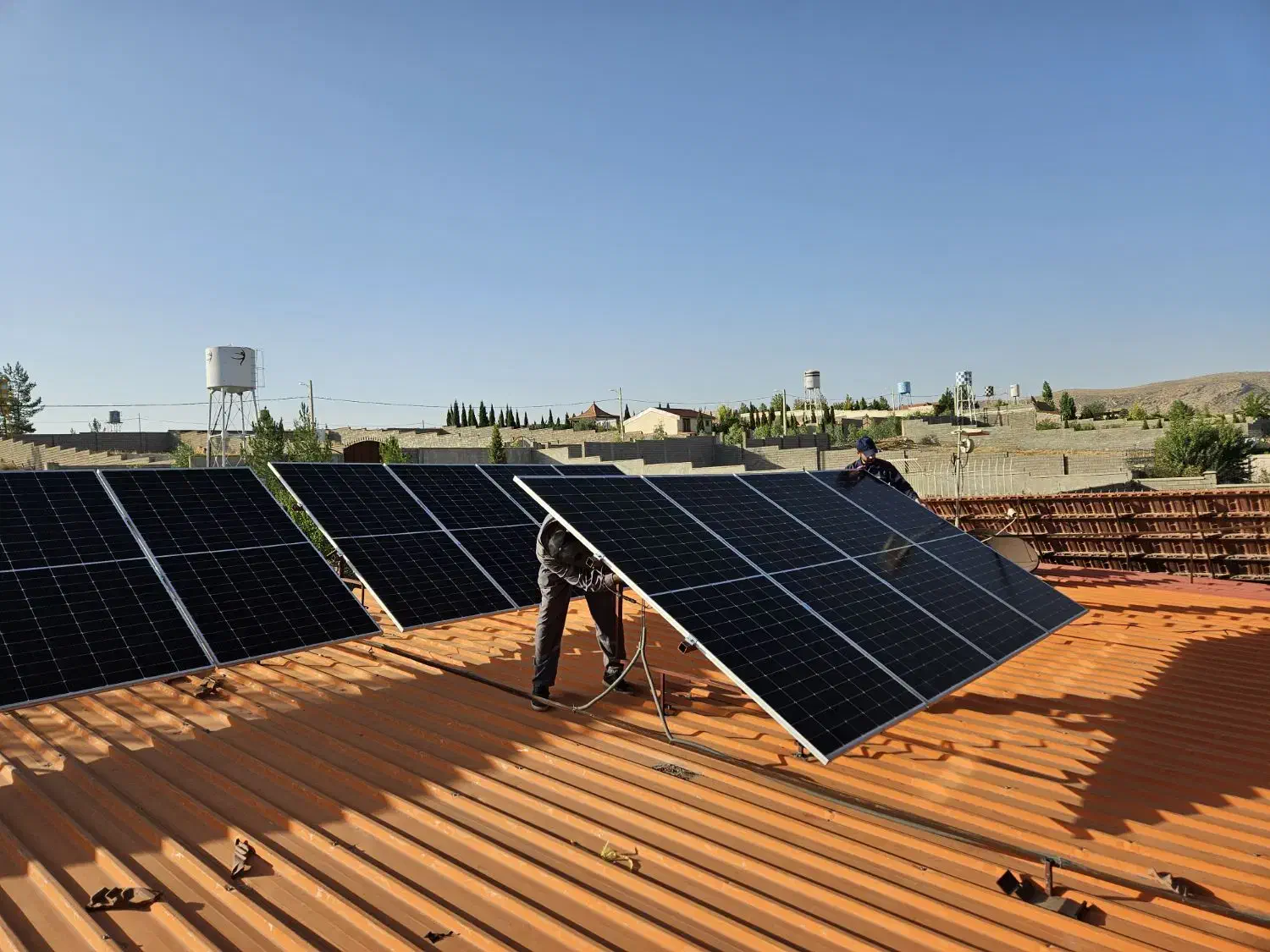 برق خورشیدی الکترولند  دفاتر شیراز، تهران و عمان|مصالح و تجهیزات ساختمان|شیراز, سیاه سنگ|دیوار