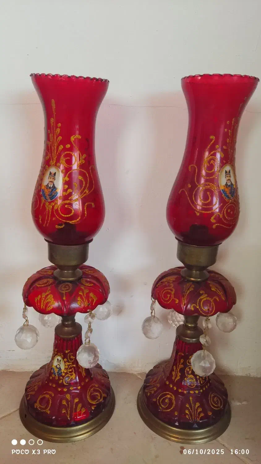 شمعدان های لاله عباسی دوعددقرمز رنگ|لوستر و چراغ آویز|پرند, فاز ۴|دیوار