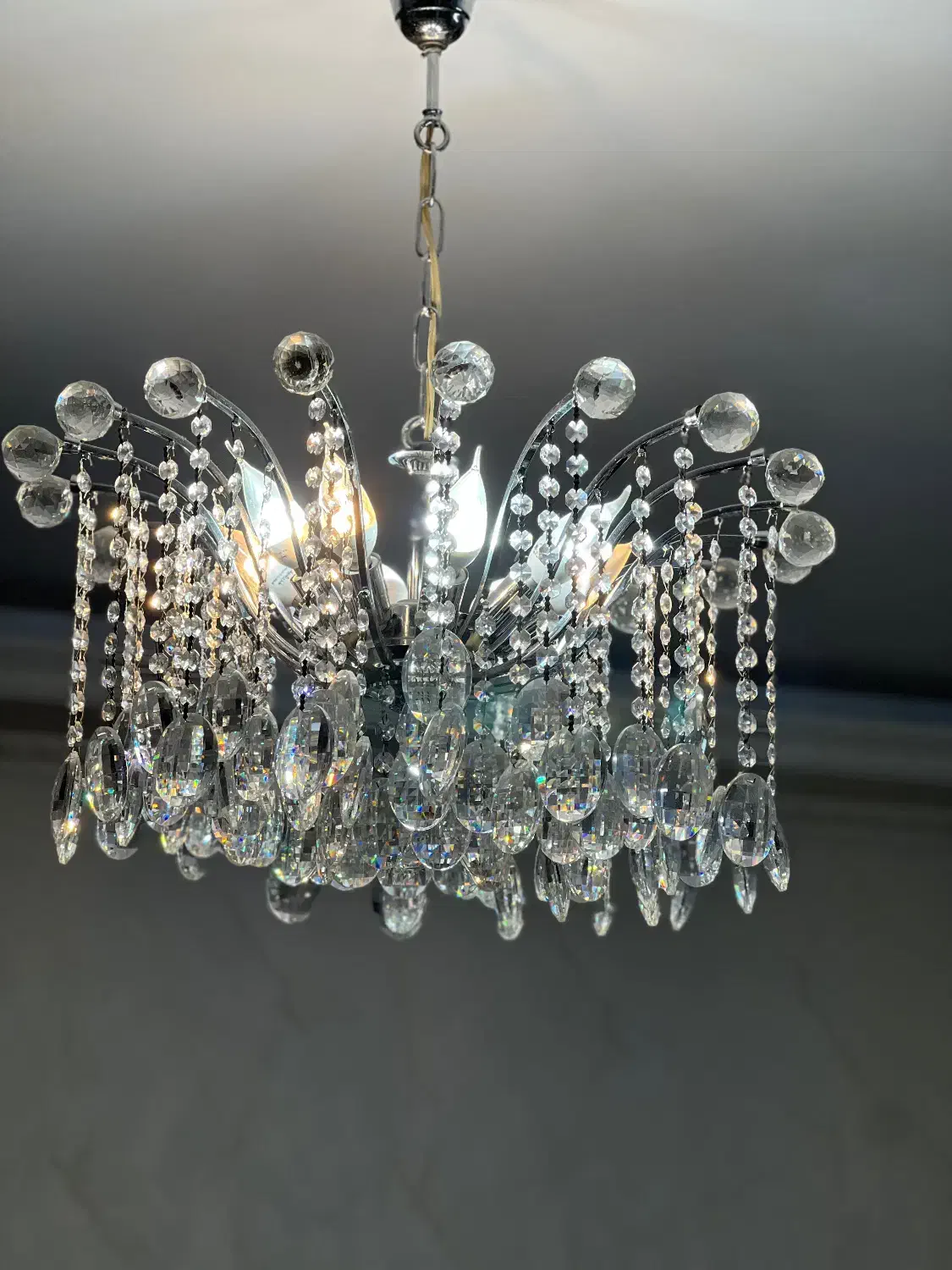 لوستر خارجی بسیار سالم و تمیز در حد نو|لوستر و چراغ آویز|تهران, دزاشیب|دیوار