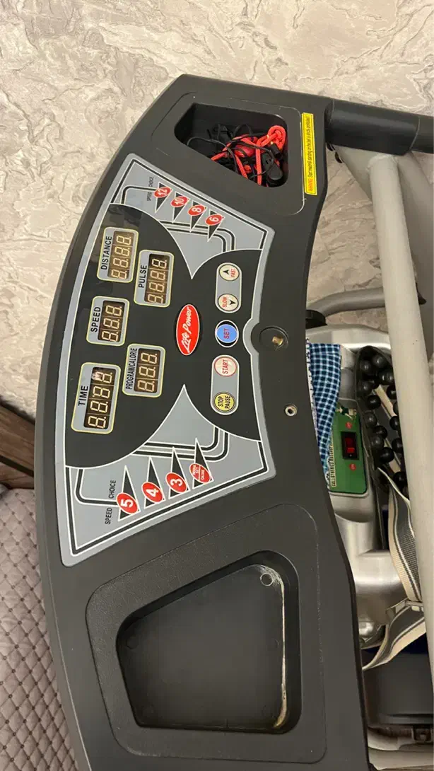 فوری فوری فروش تردمیل به علت کمبود جا فوری فوری|تجهیزات ورزشی|تهران, شهرک دانشگاه|دیوار