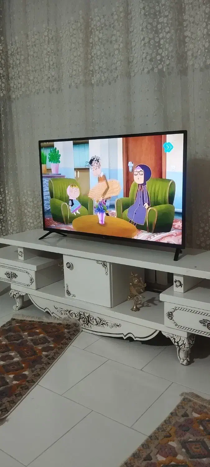 یقچال و تلویزیون|تلویزیون و پروژکتور|ایلخچی, |دیوار