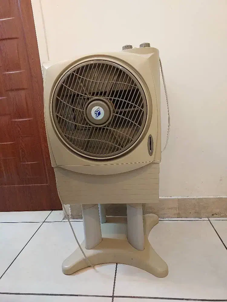 کولر|کولر آبی|شیراز, فرهنگ شهر|دیوار