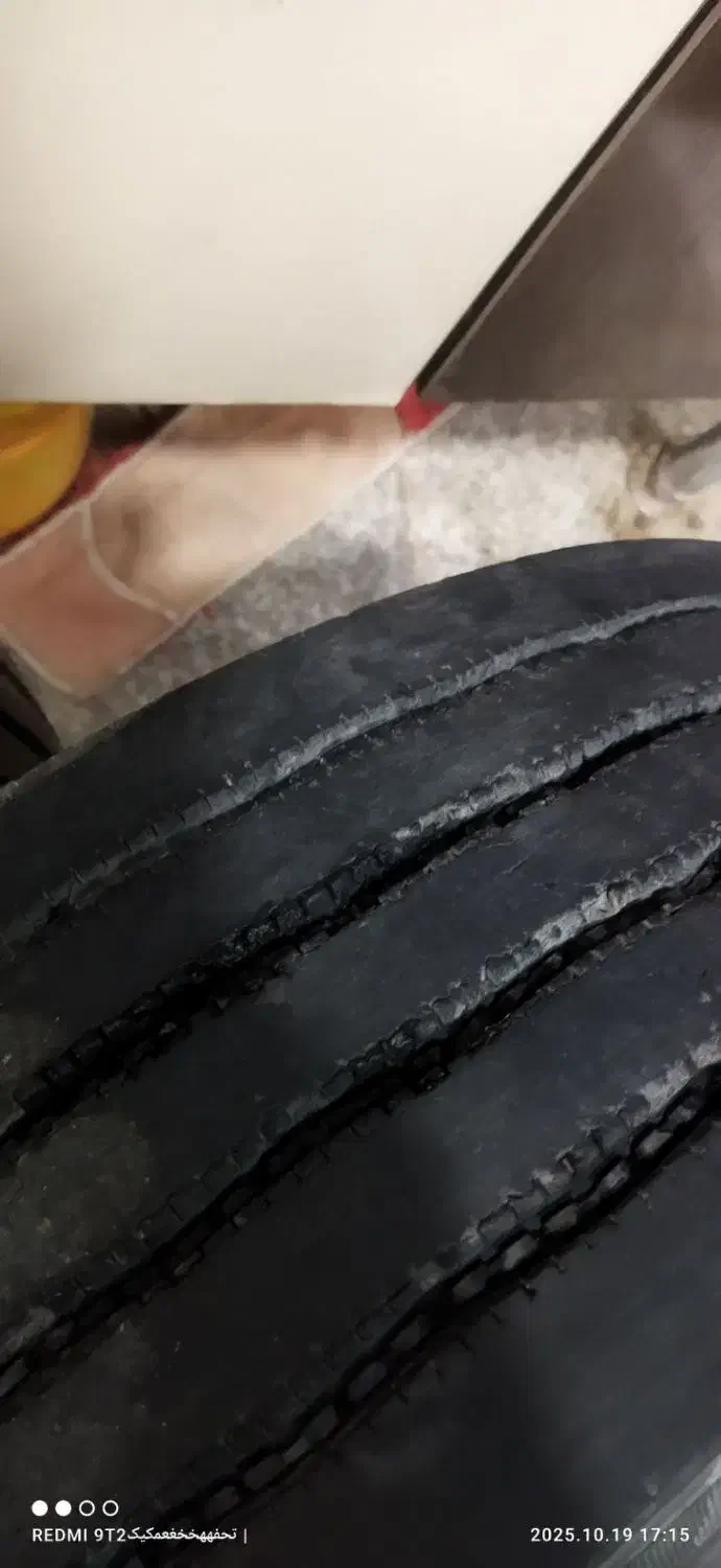 لاستیک 215/75R17.5 تیوبلس نیسان 45%سالم|قطعات یدکی و لوازم جانبی|سبزوار, قصبه شرقی|دیوار