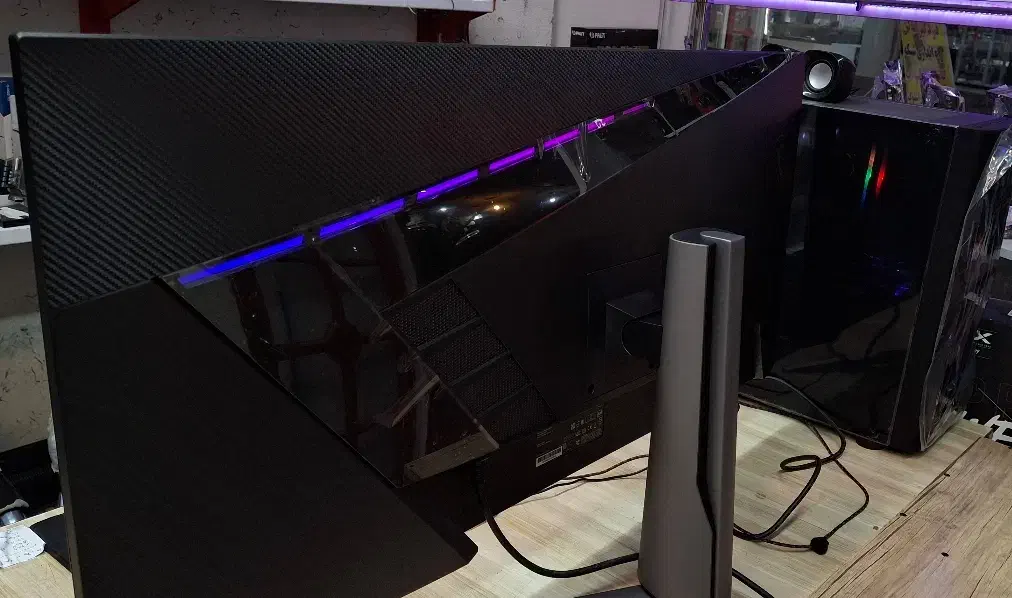 مانیتور Msi خشک با گارانتی ۴۰ اینچ ۱۵۵ هرتز|قطعات و لوازم جانبی رایانه|زاهدان, |دیوار