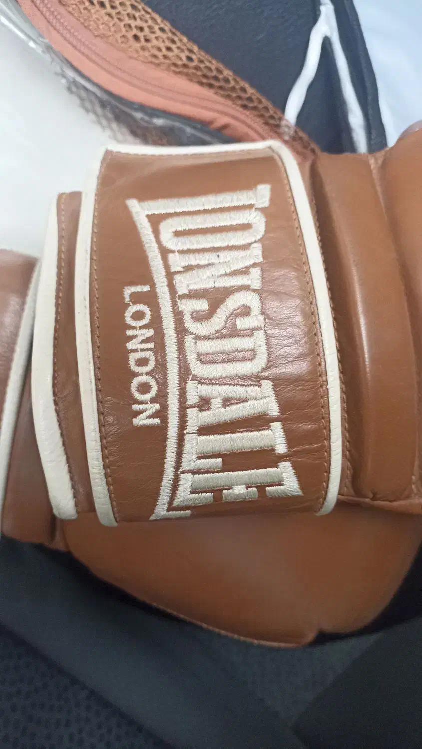 دستکش بوکس چرم اصل لندنی|تجهیزات ورزشی|قم, حنیف نژاد|دیوار