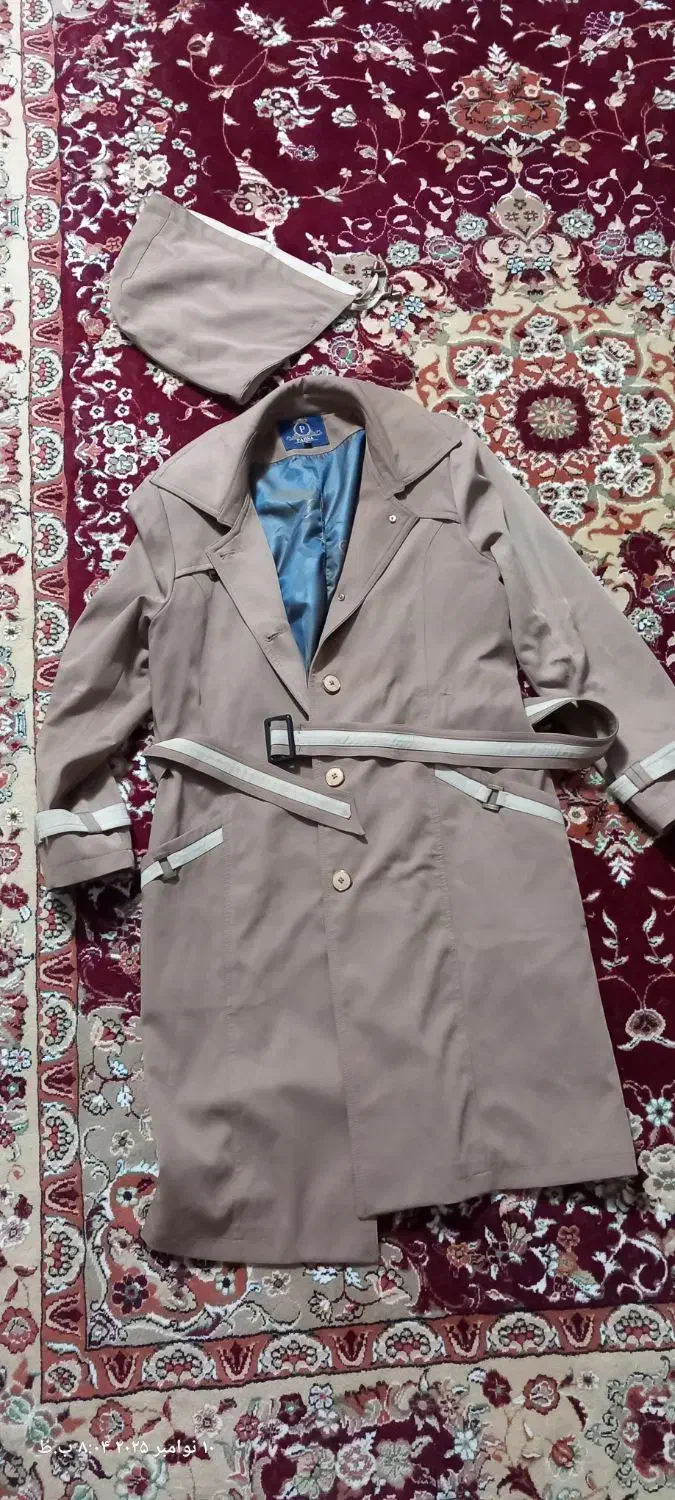 بارانی|لباس|رشت, حمیدیان|دیوار