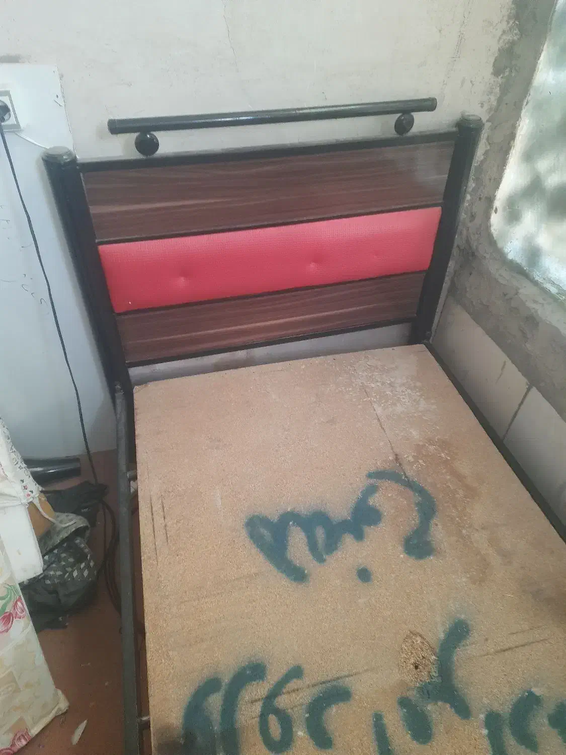 تخت خواب یک نفره|تخت و سرویس خواب|نیشابور, بلوار گلها|دیوار