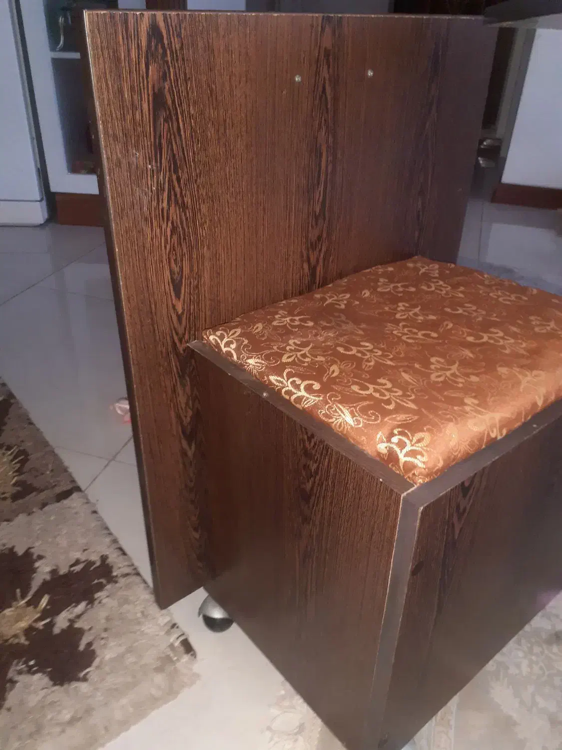 میز چرخ خیاطی|لوازم خیاطی و بافتنی|قم, انسجام|دیوار