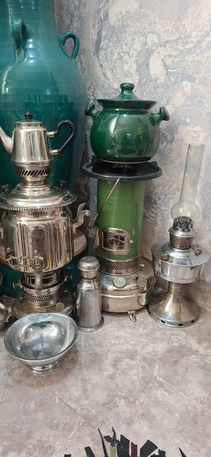 انتیک عتیقه قدیمی سرویس نفتی عالی نسب همه برنجی|سماور، چای‌ساز، قهوه‌ساز|همدان, |دیوار