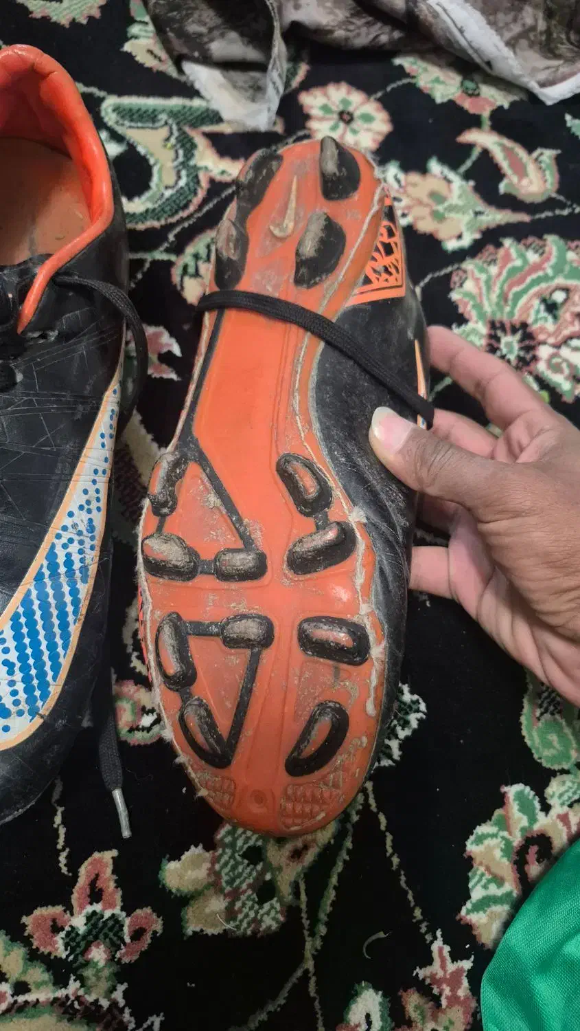 کتونی استوک و دستکش دروازبانی|تجهیزات ورزشی|ورامین, ورامین|دیوار