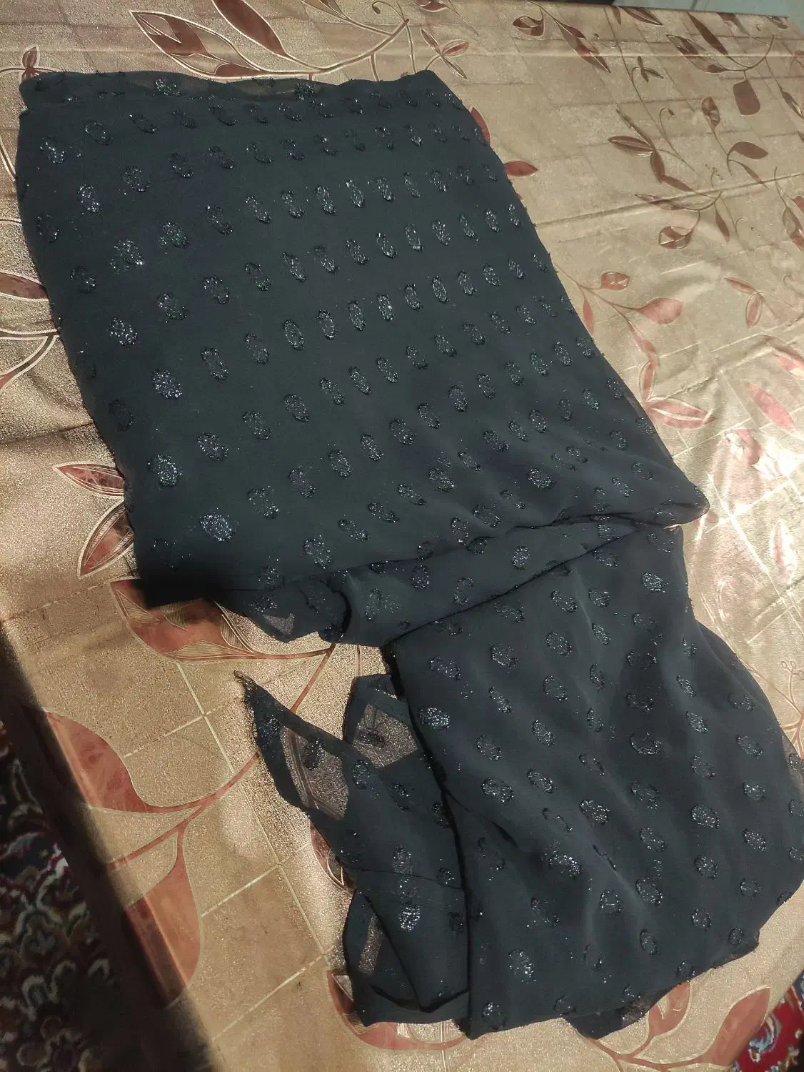 چادر لباس محلی|لباس|دوگنبدان, |دیوار