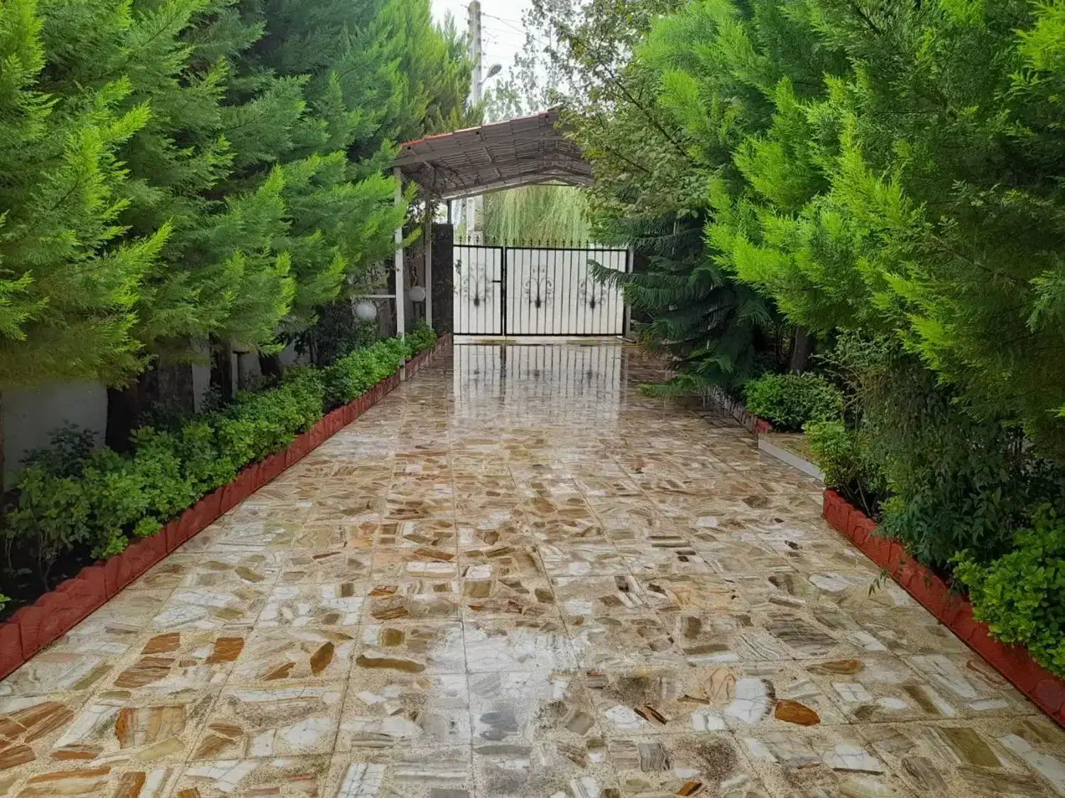 رهن و اجاره در شمال ویلاباغ طبقه همکف|اجارهٔ خانه و ویلا|تهران, شهرک ولیعصر جنوبی|دیوار