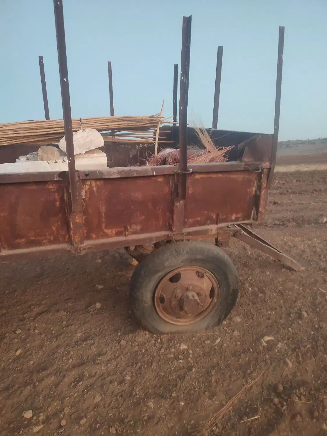 تریلی چهارچرخ معمولی|خودرو سنگین|ایوان, |دیوار