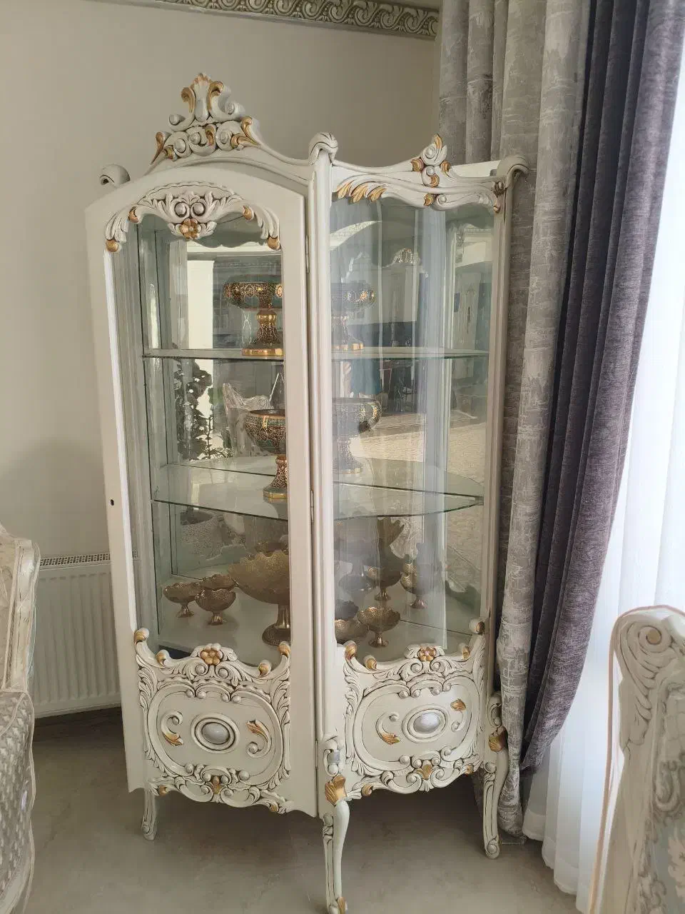 ویترین تمام قدچوب گردو|بوفه، ویترین، کنسول|قم, بکایی|دیوار