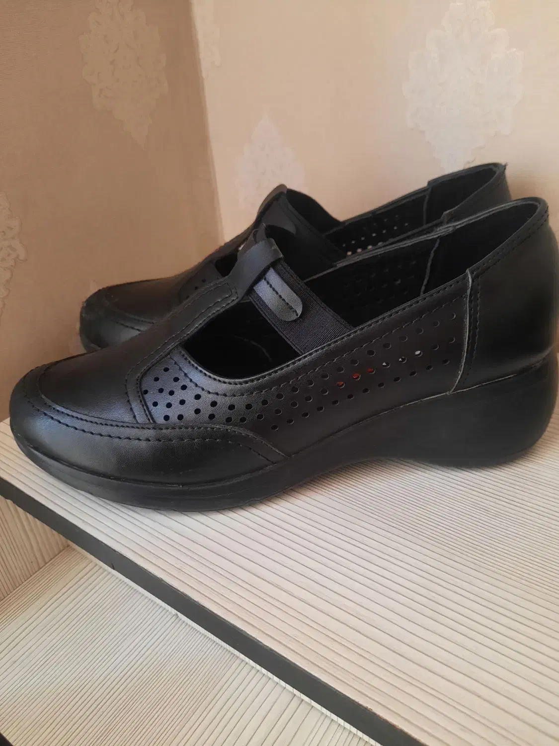 کفش طبی|کیف، کفش، کمربند|سمنان, |دیوار