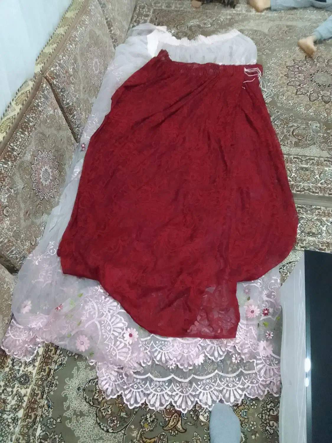 پرده|پرده، رانر، رومیزی|قروه, |دیوار