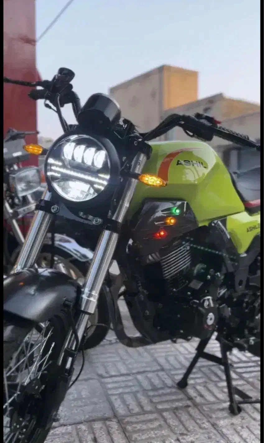 آشیل طرح سی بی 1404|موتورسیکلت|شهرضا, |دیوار