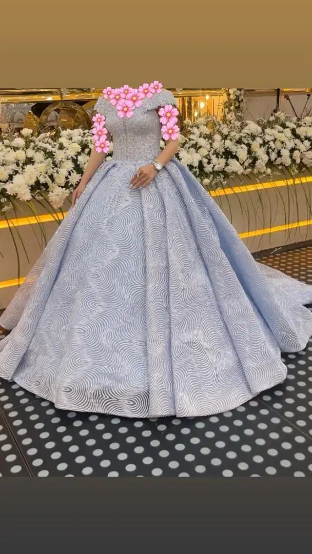 لباسی عروس|لباس|رباط‌کریم, رباط‌کریم|دیوار