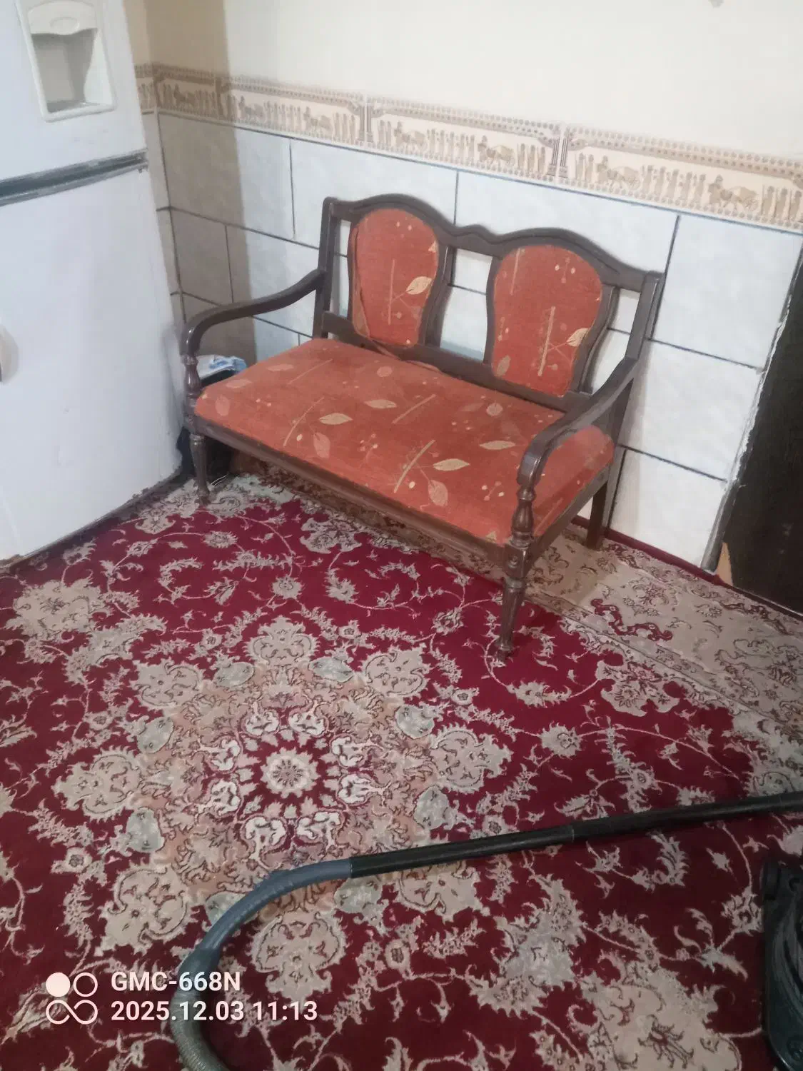 مبل ۷ نفره سالم با کمد قیمت مفت زدم پول لازمم|مبلمان خانگی و میز عسلی|شیراز, شهرک گلها|دیوار