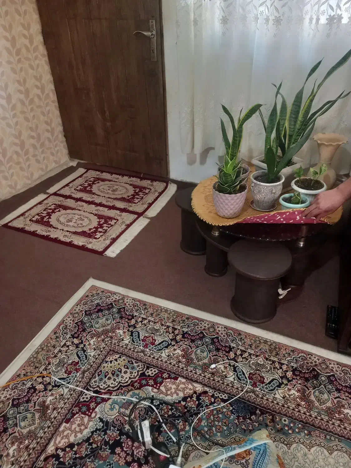 مبل ۷ نفره بامیه عسلی سیاه ای|مبلمان خانگی و میز عسلی|رشت, حومه رشت|دیوار