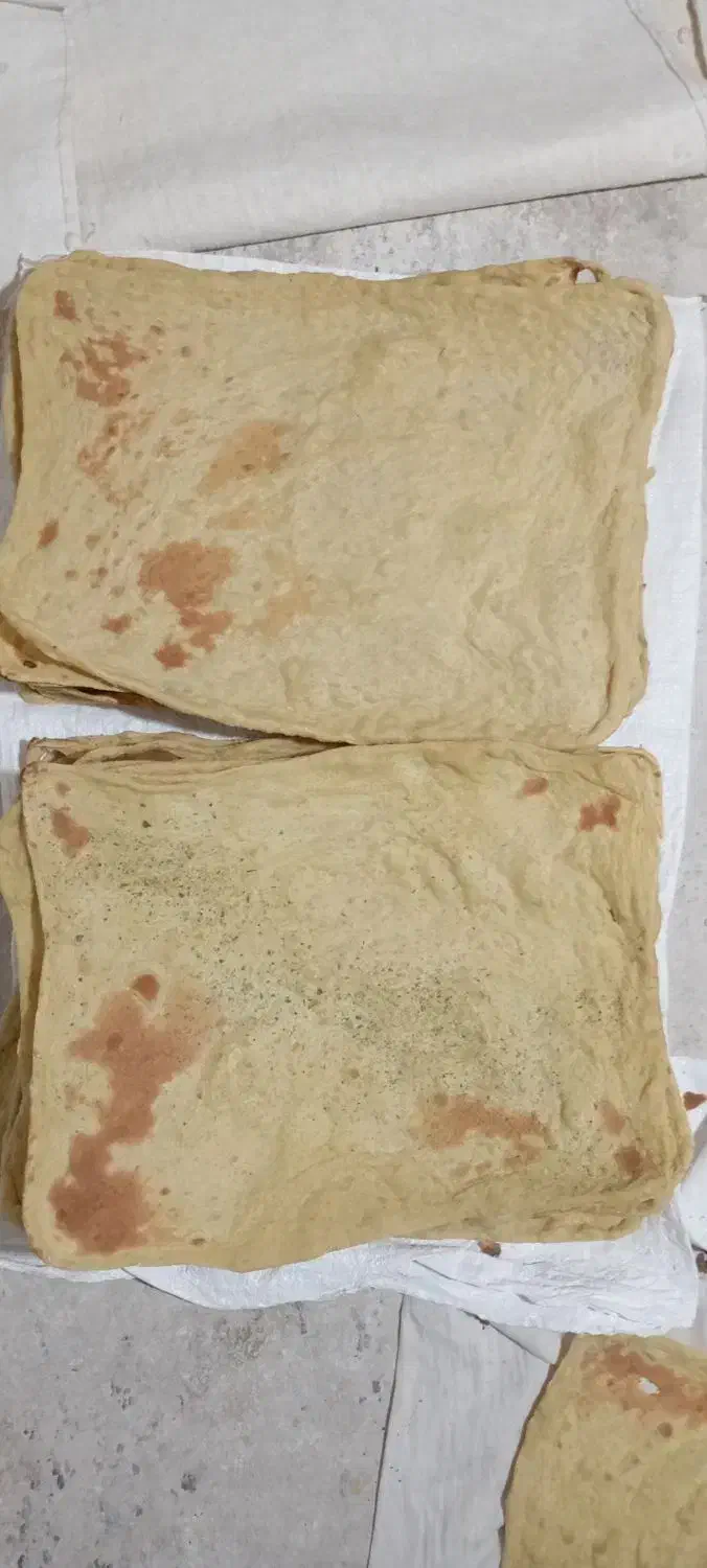 نان محلی دونه ای۷تومن سبزی دار۱۰تومن|خوردنی و آشامیدنی|سده (خراسان جنوبی), |دیوار