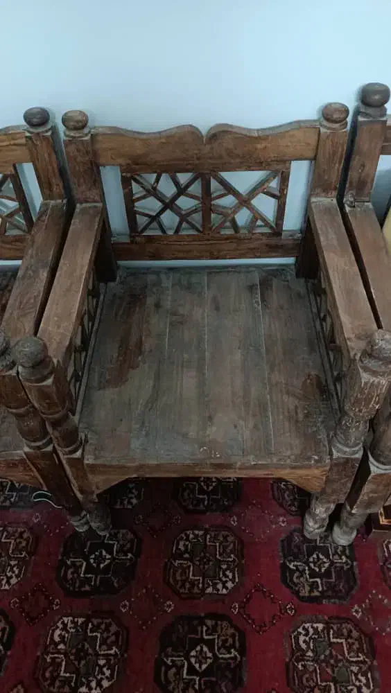 صندلی چوبی|کافی‌شاپ و رستوران|زابل, |دیوار