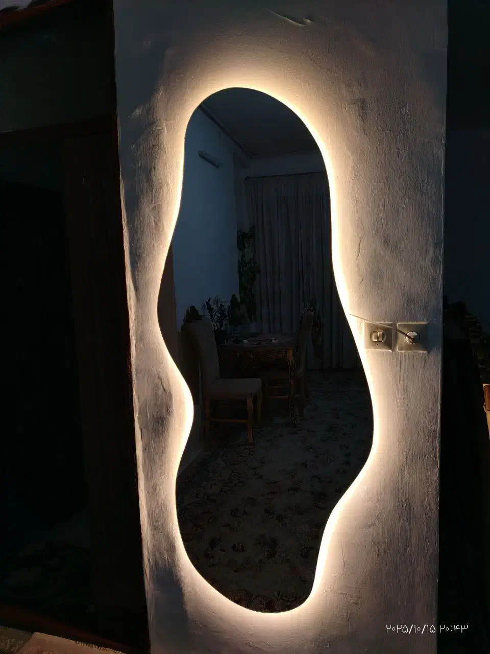 اینه|آینه|کاشمر, |دیوار