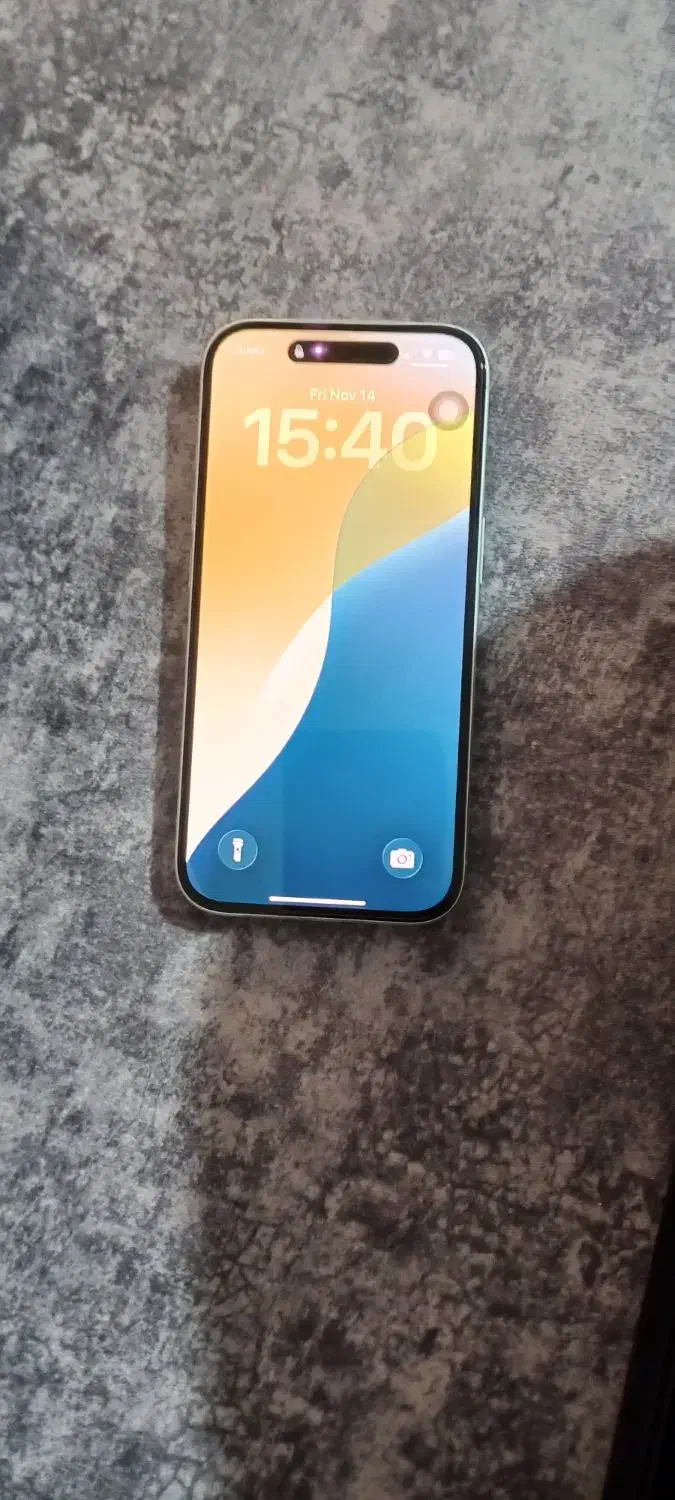 گوشی ایفون ۱۶ نرمال ۱۲۸ سفید باطری ۱۰۰|موبایل|شهریار, شهرک وائین|دیوار