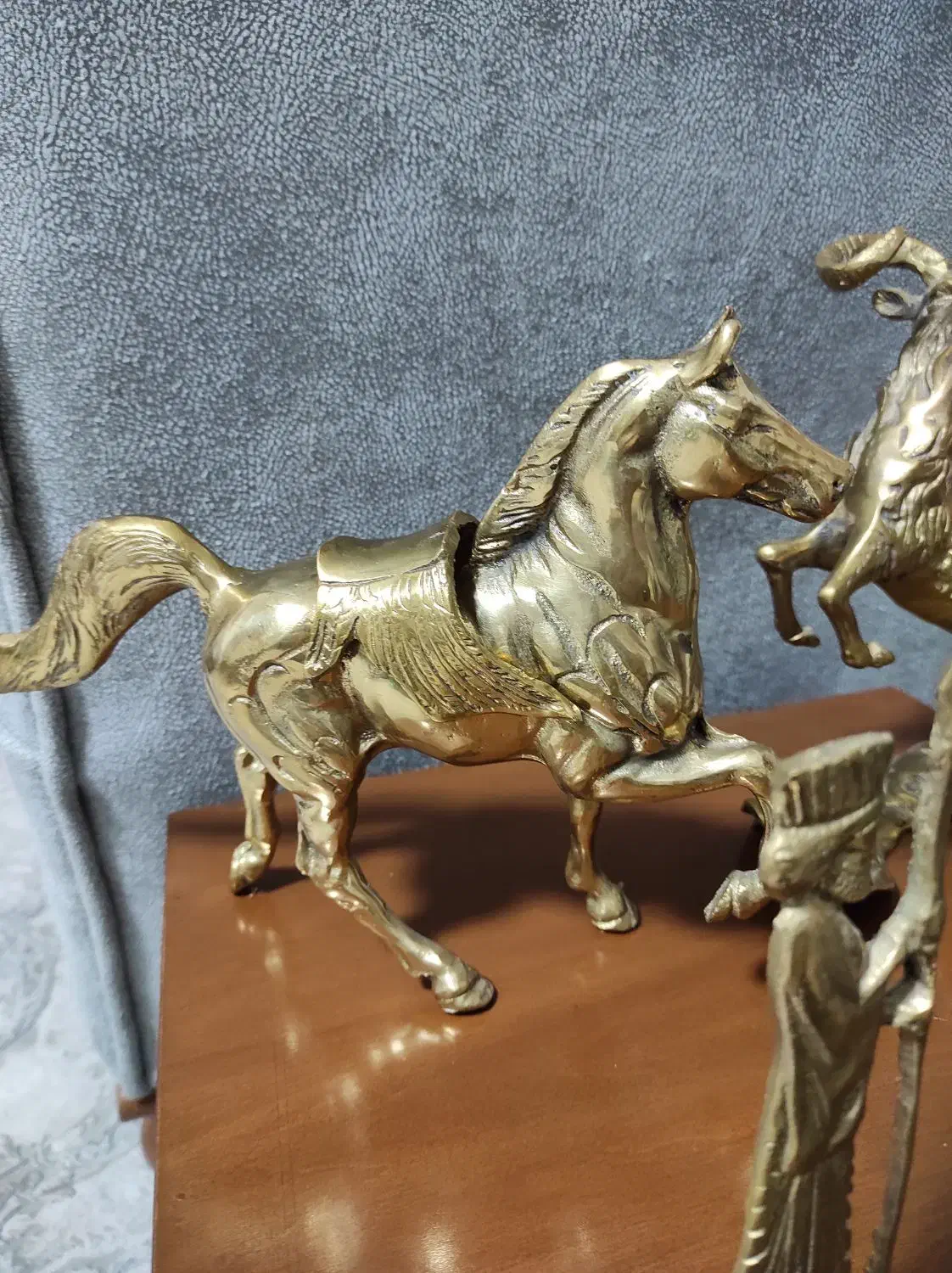 برنز|مجسمه، تندیس، ماکت|هشتگرد, فاز ۱ مهستان|دیوار