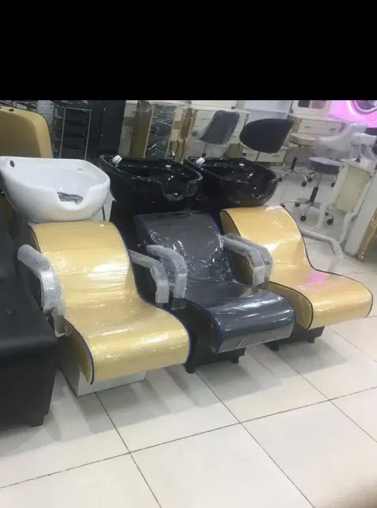 آینه قدی صندلی میزناخن فلزی ترولی سرشور تخت مژه|آرایشگاه و سالن‌های زیبایی|سردشت, |دیوار