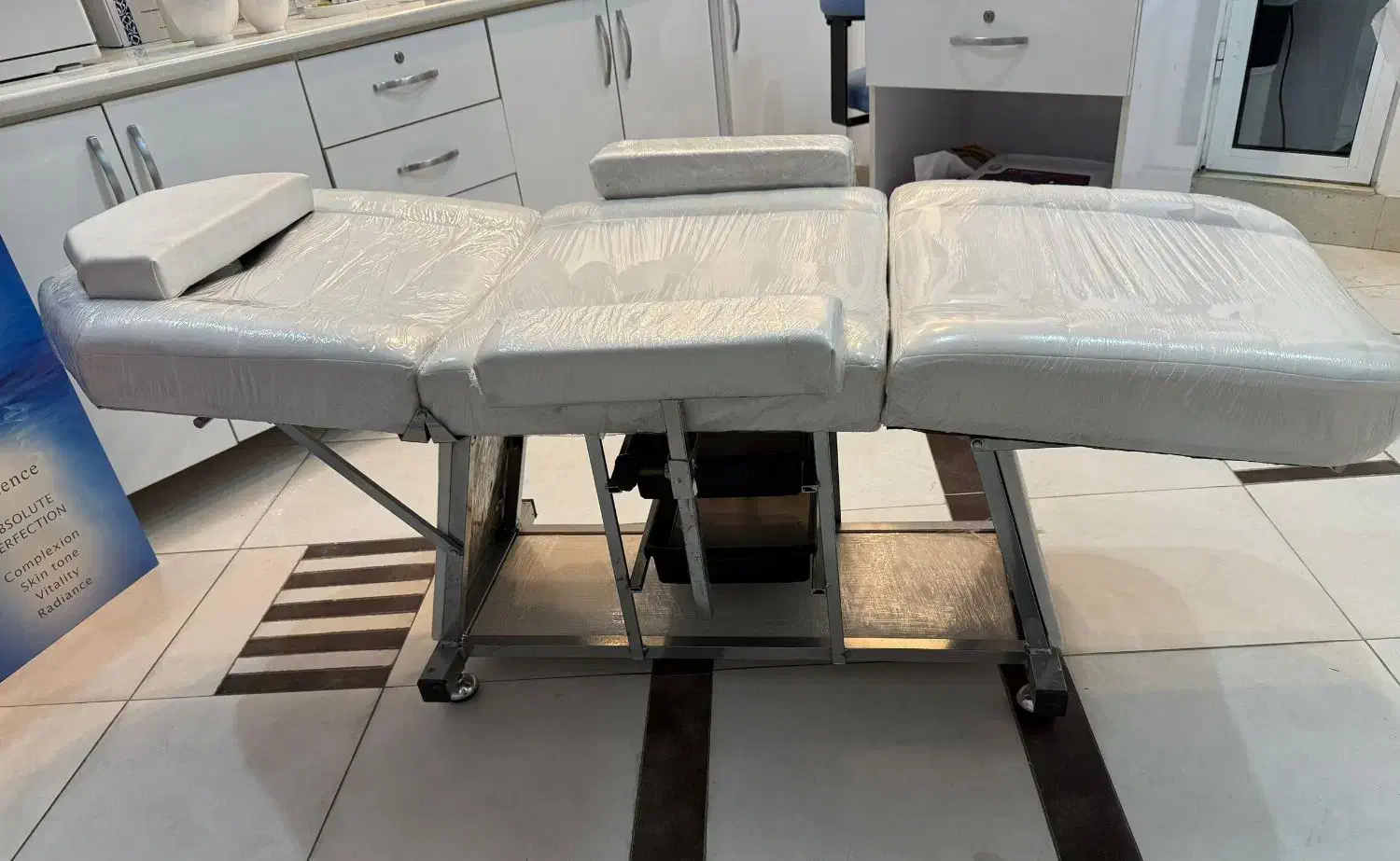 تخت فشیال برای سالنهای زیبایی|آرایشگاه و سالنهای زیبایی|ساری, |دیوار