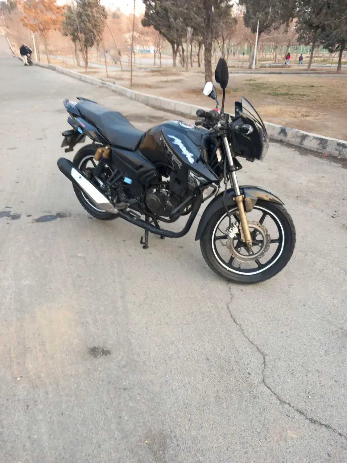 آپاچی ۱۸۰ مشکی مدل۹۲|موتورسیکلت|تهران, خزانه|دیوار