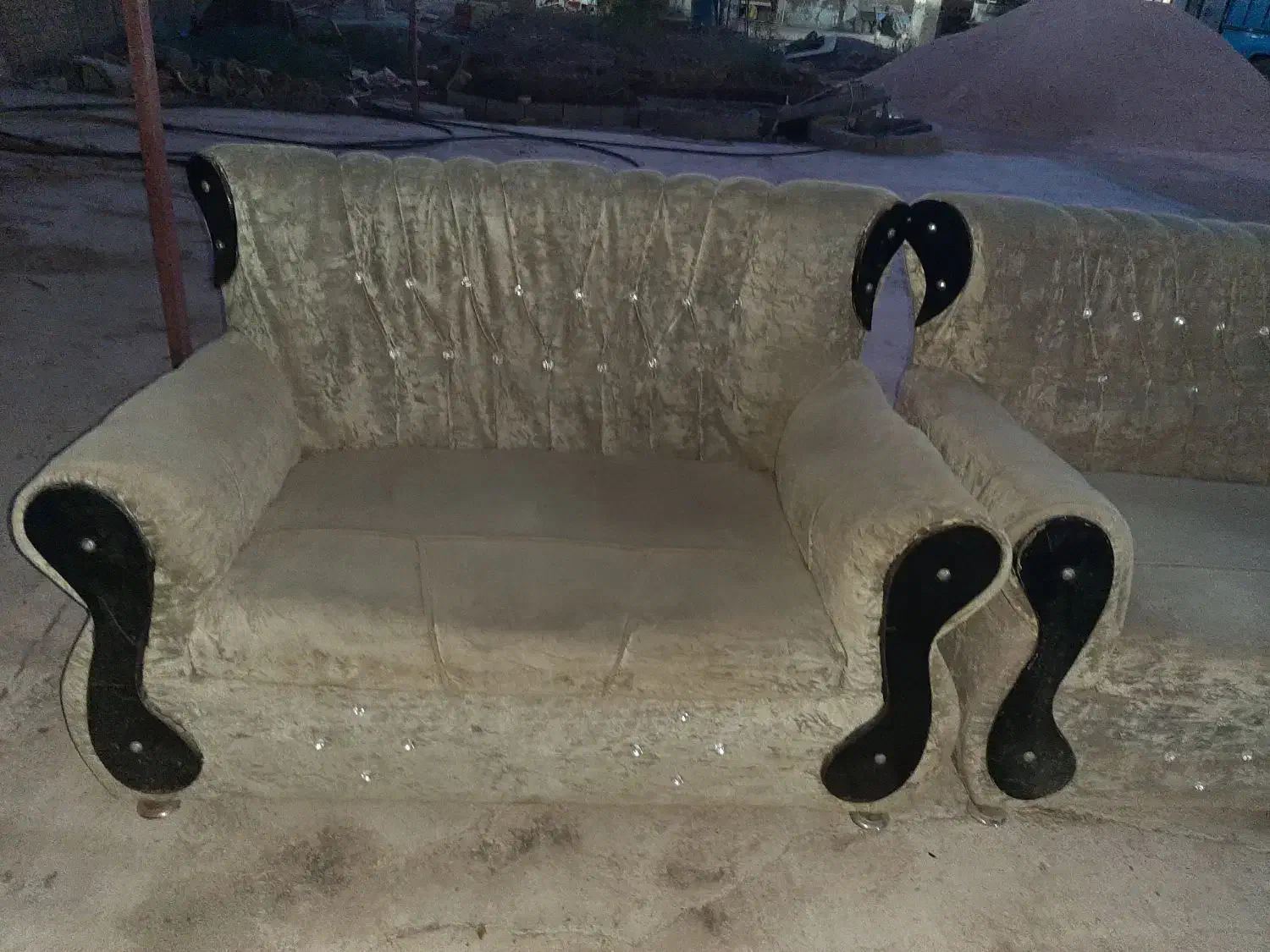 مبل ۷نفره . نیاز به شستشو دارد|مبلمان خانگی و میز عسلی|گنبد کاووس, |دیوار