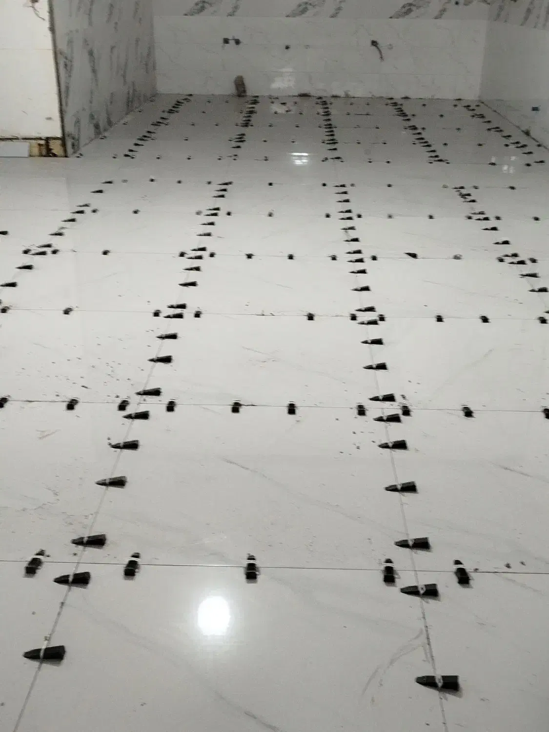 نصب کارهای کاشی و سرامیک|خدمات پیشه و مهارت|نورآباد, |دیوار