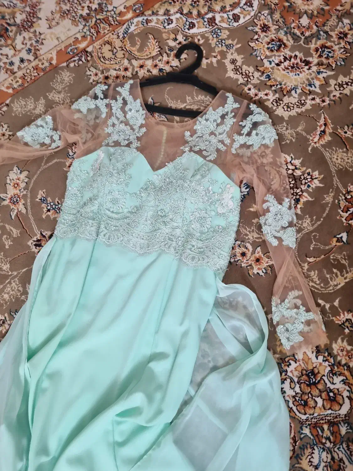 بسیار شیک|لباس|قم, بنیاد|دیوار