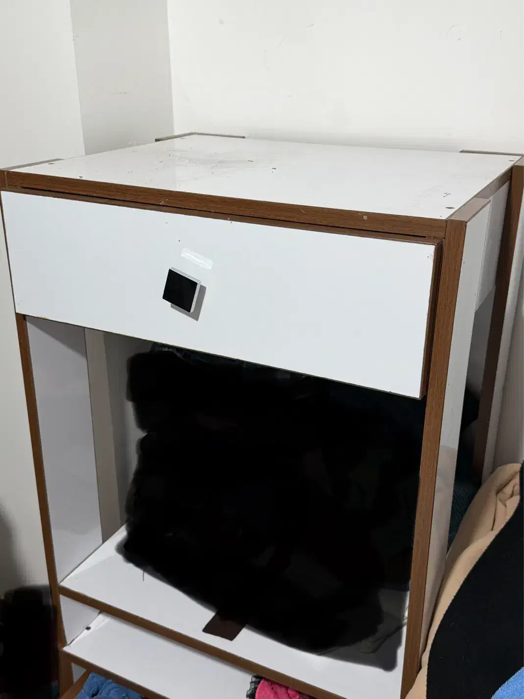 ترولی ام دی اف|آرایشگاه و سالن‌های زیبایی|کرمان, |دیوار