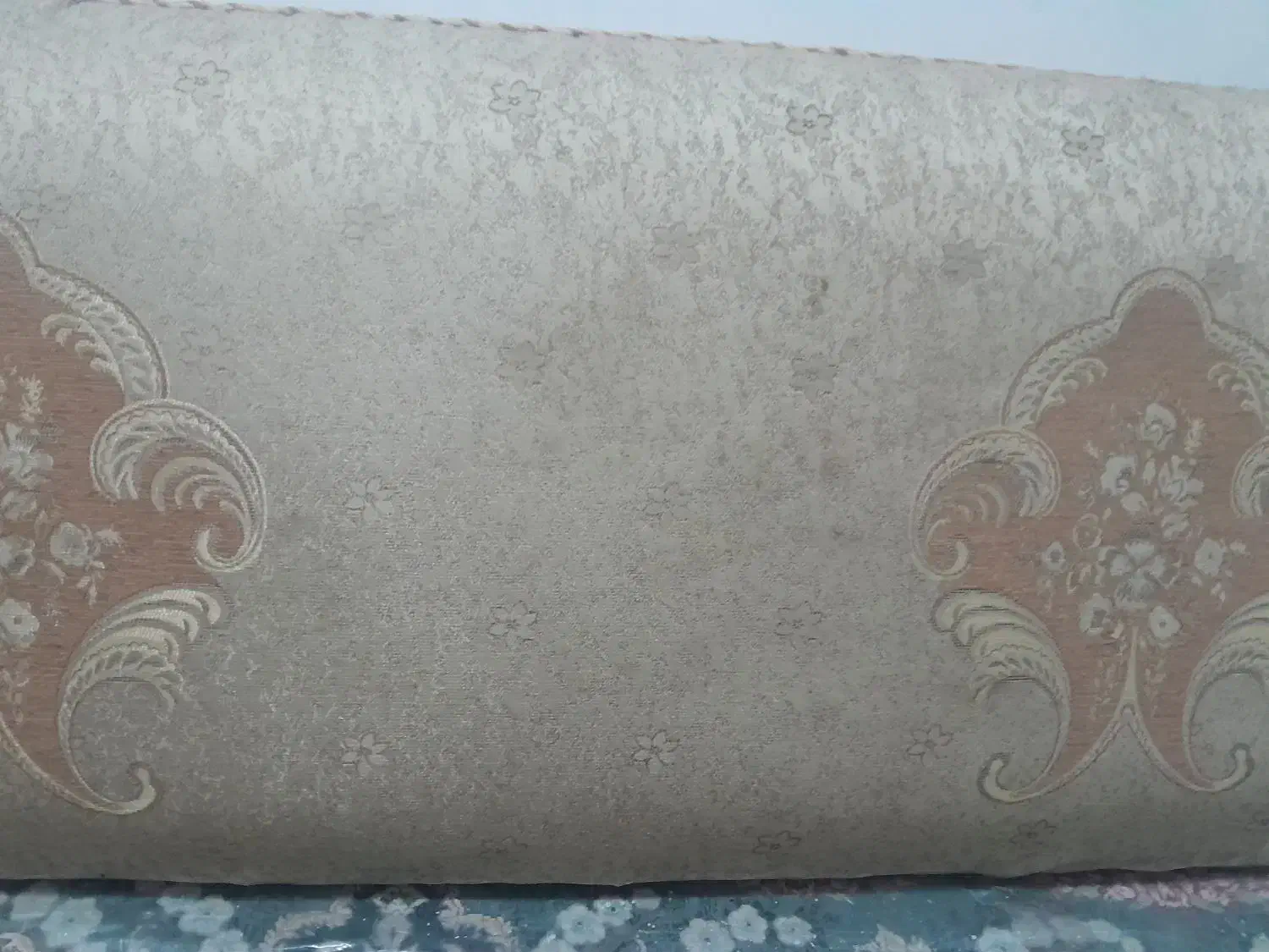 تعدادی وسایل منزل|پشتی|بروجرد, |دیوار